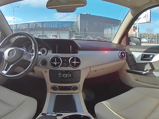 2022 glk350 interior